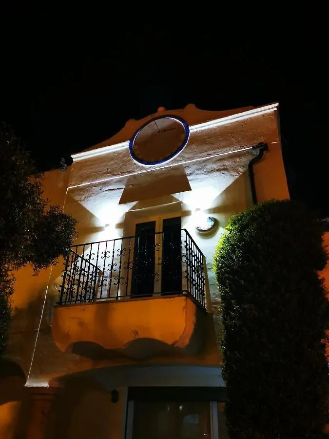 Relais Du Port Bed & Breakfast Santa Teresa Gallura 0*,  Italy