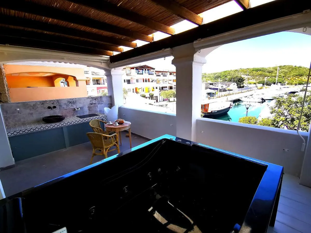 Relais Du Port contacts